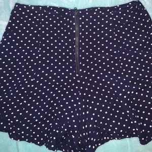 Navy polka dot flowy shorts size 10